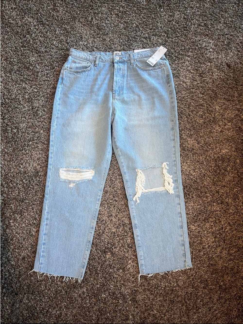 BDG Urban Outfitters Slim Straight Jeans Light Wash Distressed Raw Hem 32 NWT